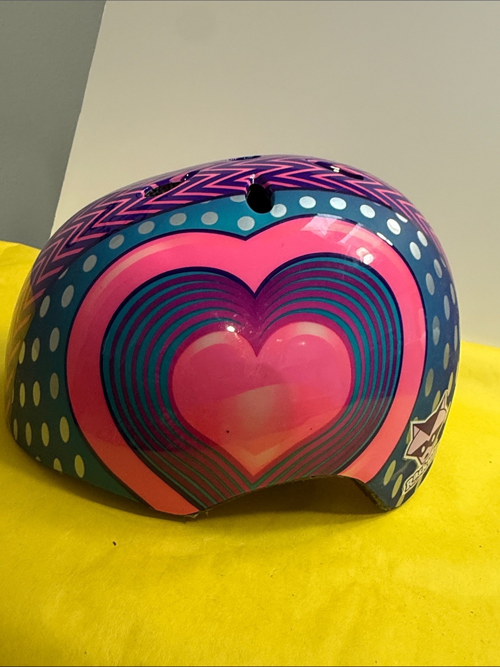 Flashing Lights Kids Heart Graphic Bike Helmet in Pink and Teal